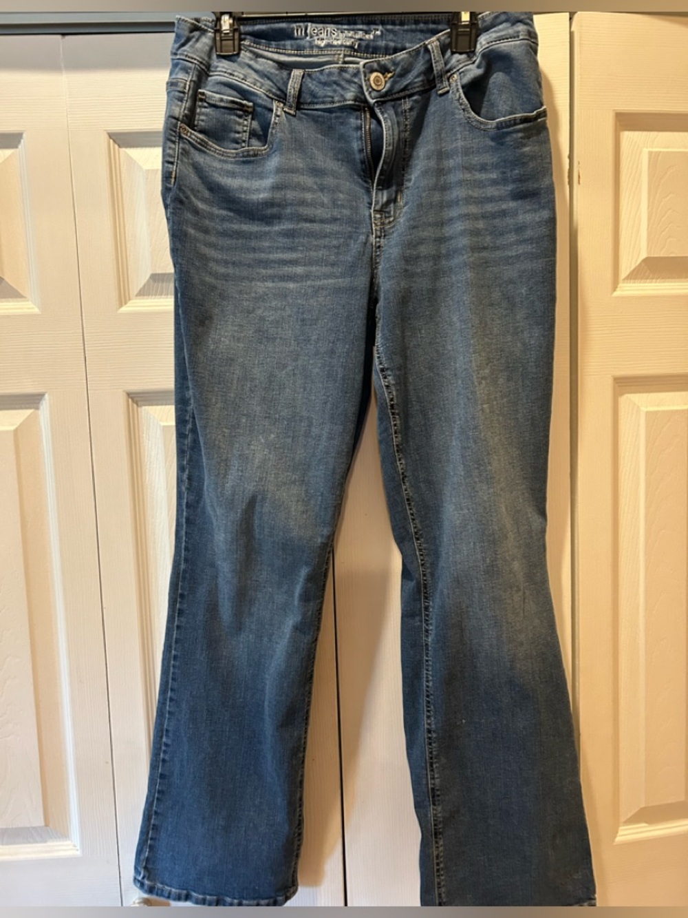 Maurice’s curvy high waisted boot cut jeans. Size 14 long.